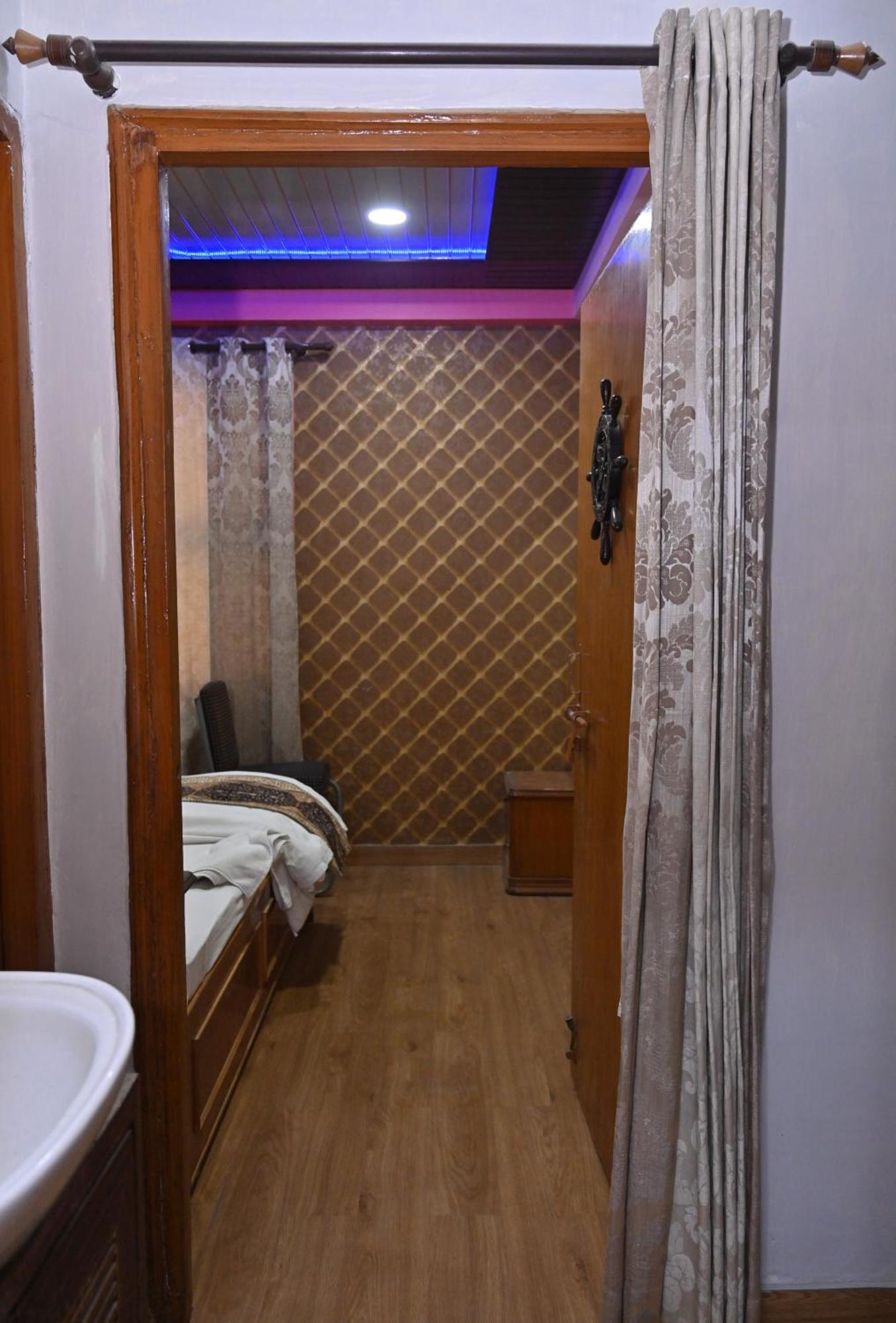 Kashi Vishwanath Apartment Varanasi