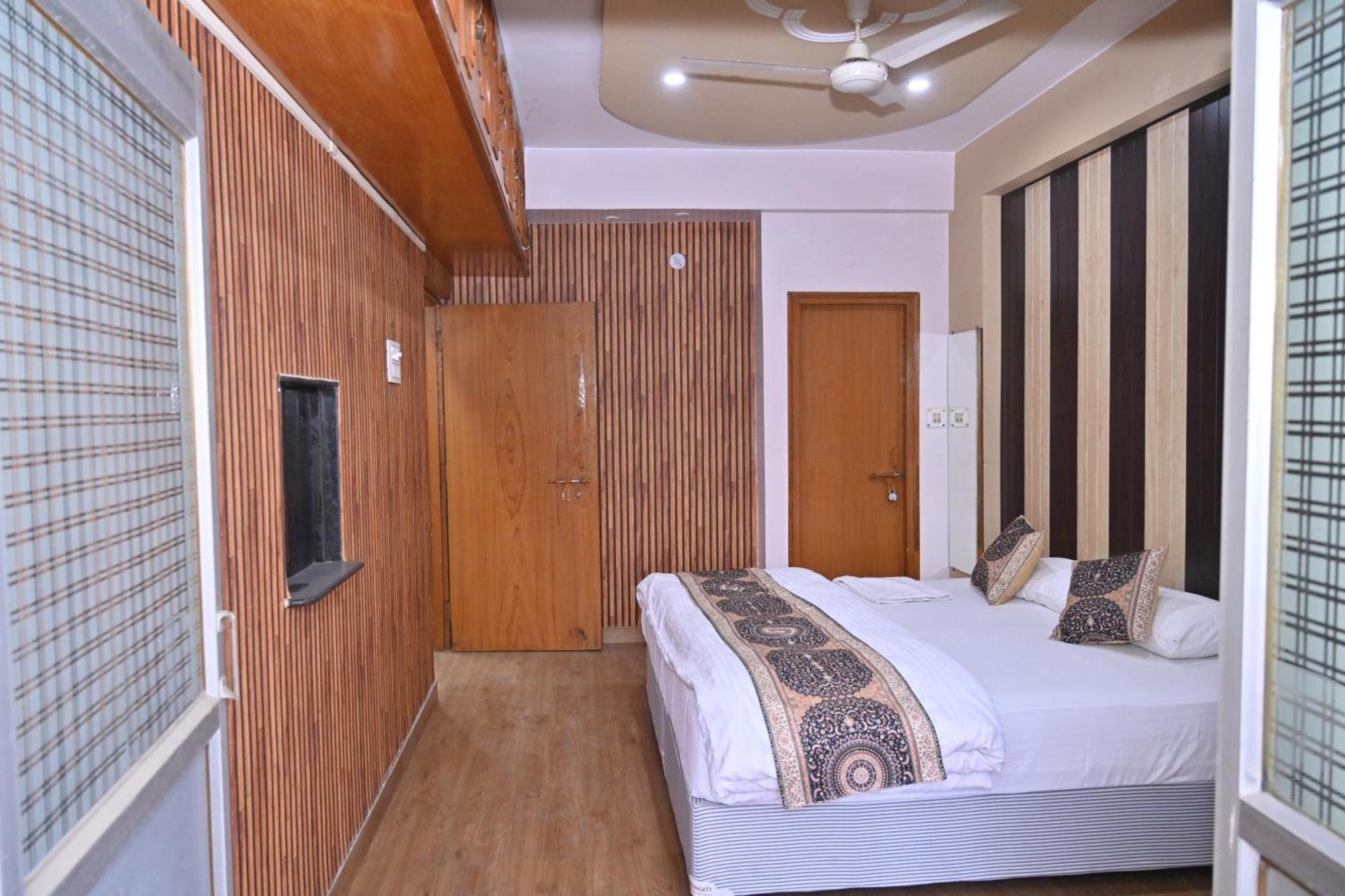 Kashi Vishwanath Apartment Varanasi
